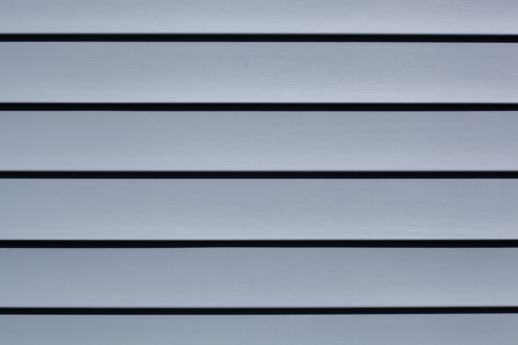 Bardage composite et aluminium de façade nettoyé par drone