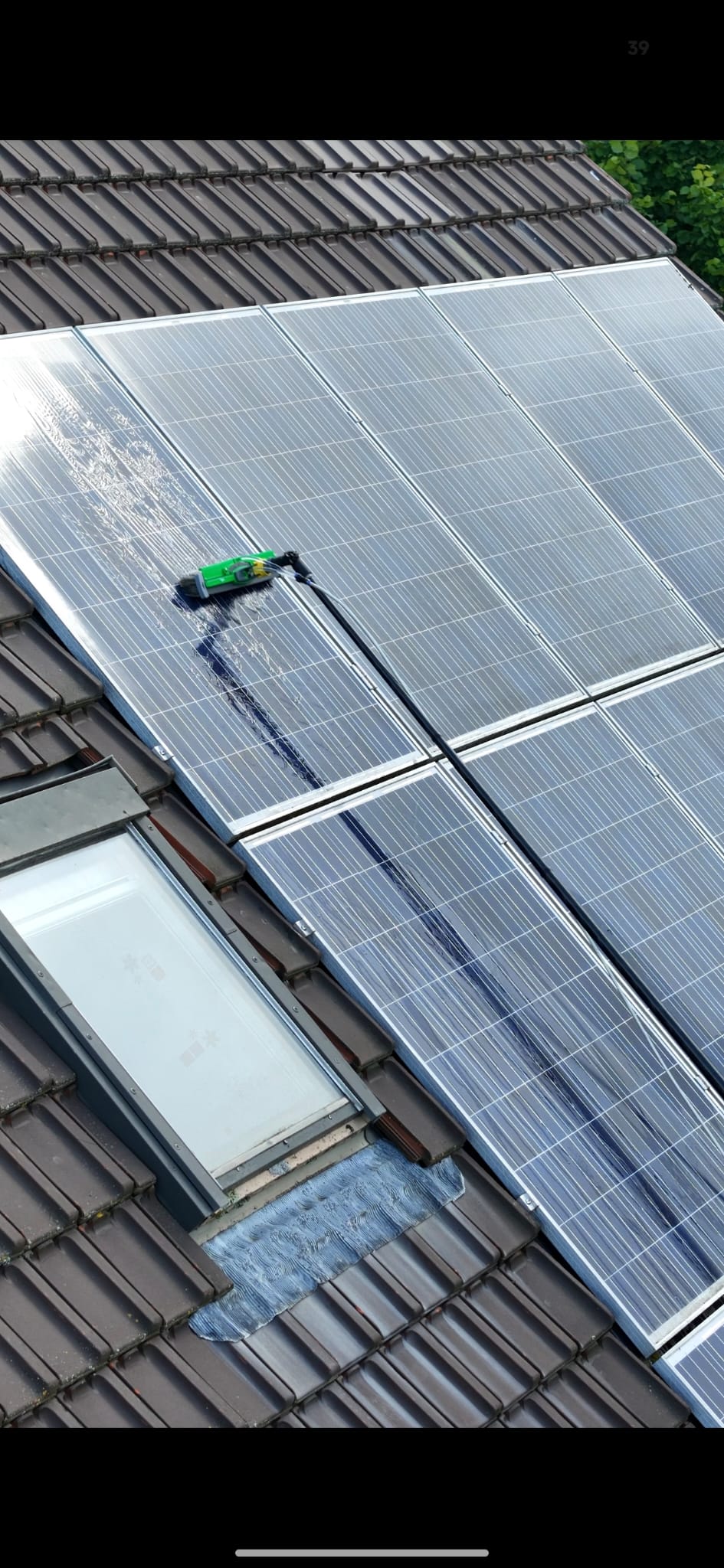 Nettoyage de panneaux photovoltaïques par drone pour optimiser le rendement
