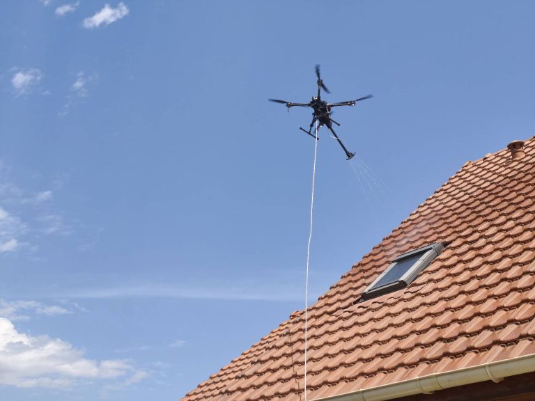 Nettoyage de toiture par drone à Gisors, en Normandie