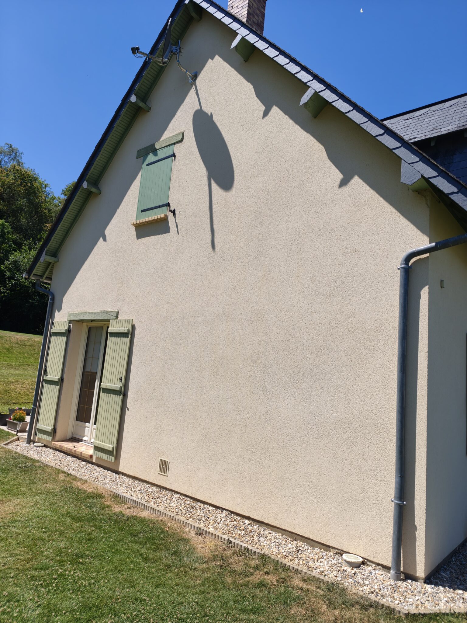 Nettoyage de façade et gouttières à Gournay-en-Bray