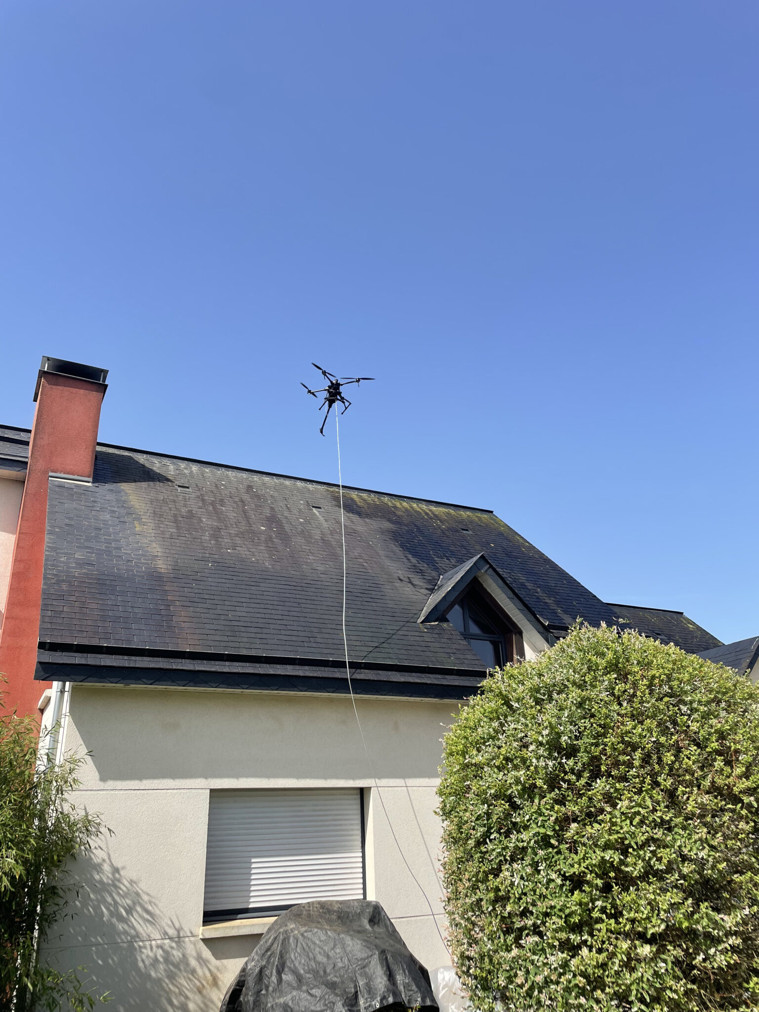 Nettoyage de toiture par drone à Isneauville
