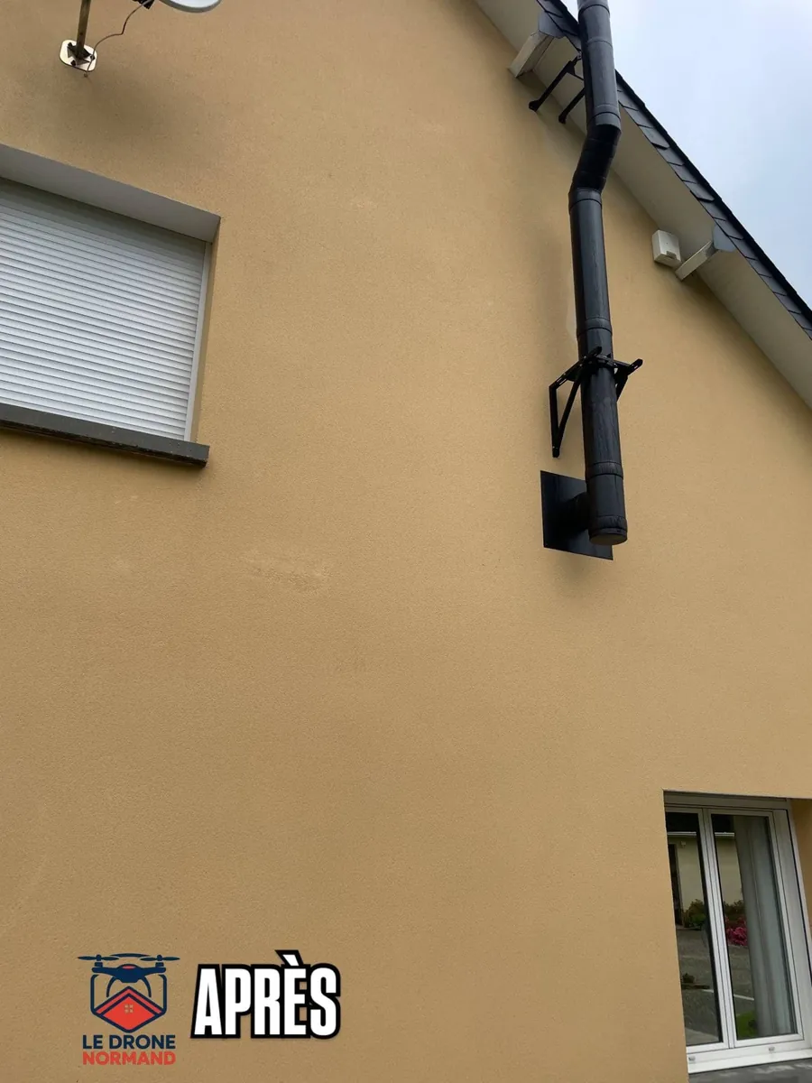 Façade enduit propre après démoussage par drone à Rouen