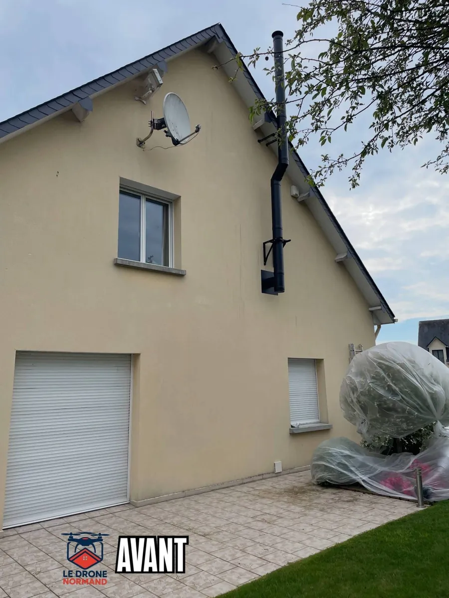 Pignon de maison encrassé avant nettoyage de façade par drone à Rouen