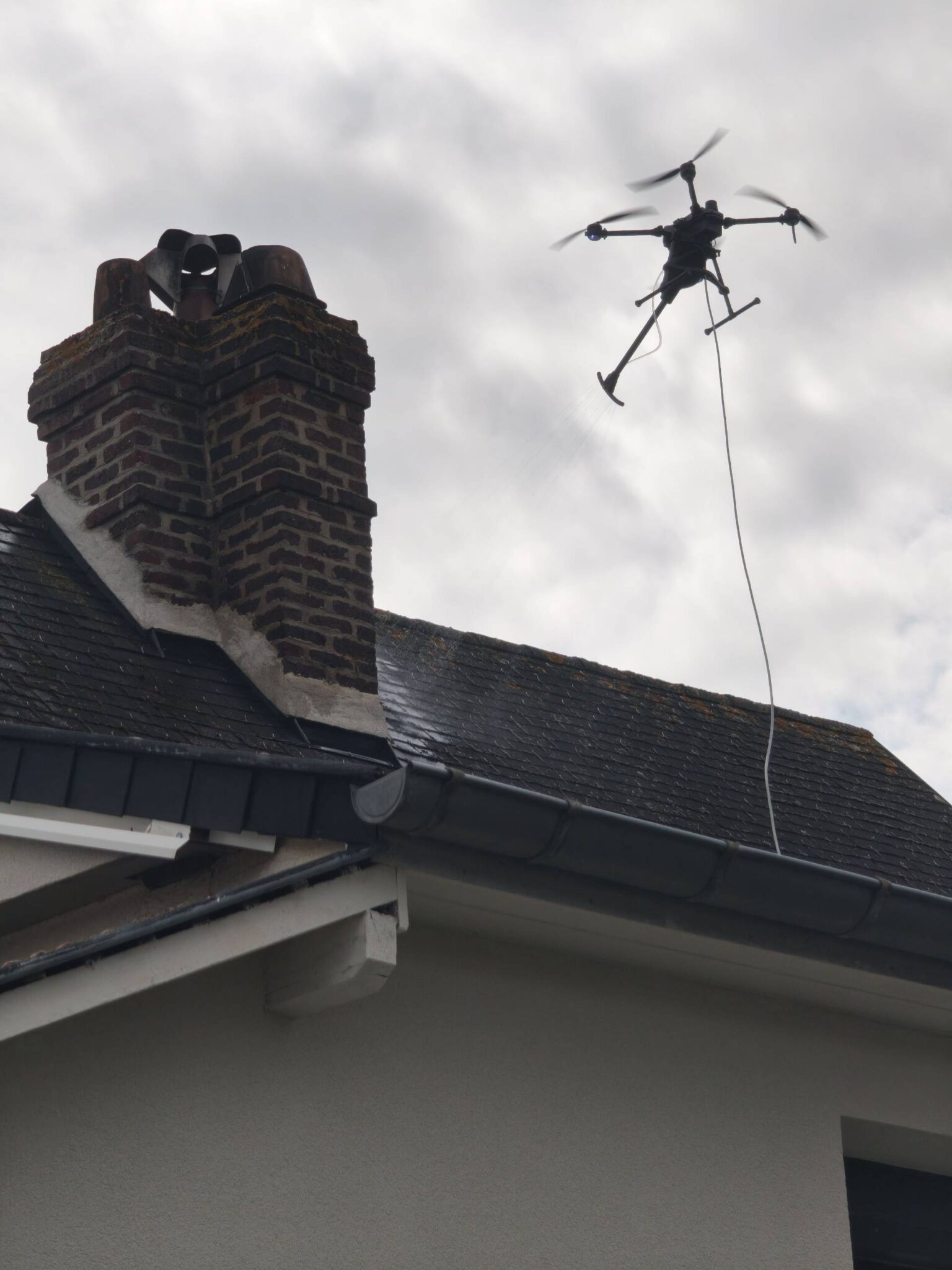 Nettoyage de toiture par drone à Gisors